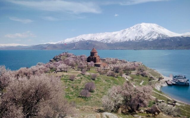 Uçaklı Van, Kars ve Erzurum Turu: 29 Ekim